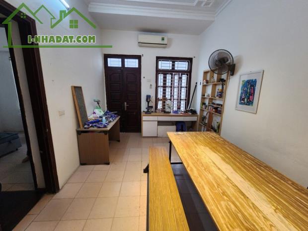 Nhà Trương Công Giai (Trần Thái Tông), Cầu Giấy. 34mx4; MT 7m; Giá 8.8 tỷ   PHỐ VIP - 2