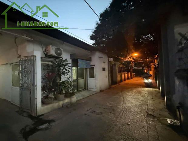 Bán nhà C4 ở Ngọc Thụy Long Biên rộng 52m, mặt tiền 6m nở hậu nhẹ ngõ nông oto vào 9 tỷ - 4