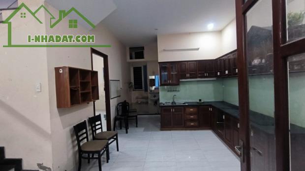 ♥ Nhà Kiệt Hoàng Thúc Trâm, gần Ô tô đậu, 77m2, 2 tầng đúc, Nội thất gỗ Lim, 3..x tỷ - 4