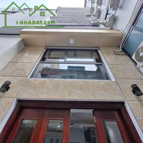 Cần bán gấp nhà Phố An Trạch, Đống Đa, 35m2, mặt tiền 5m, 7.9 tỷ
