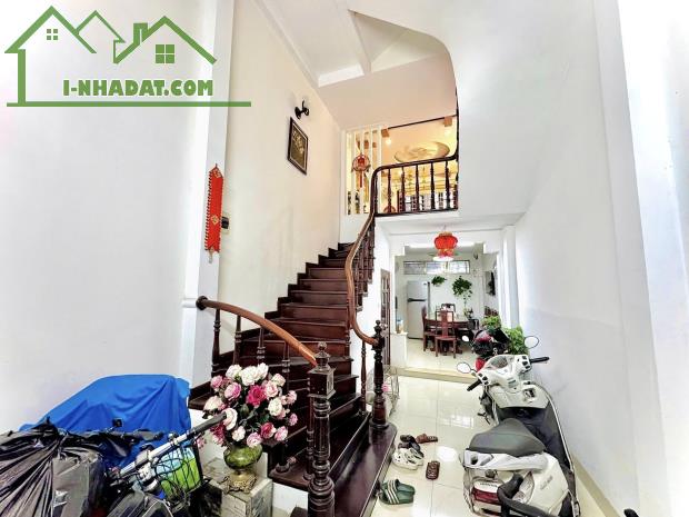 NHÀ DÂN XÂY - THẲNG TẮP RA PHỐ - HAI MẶT NGÕ - 3