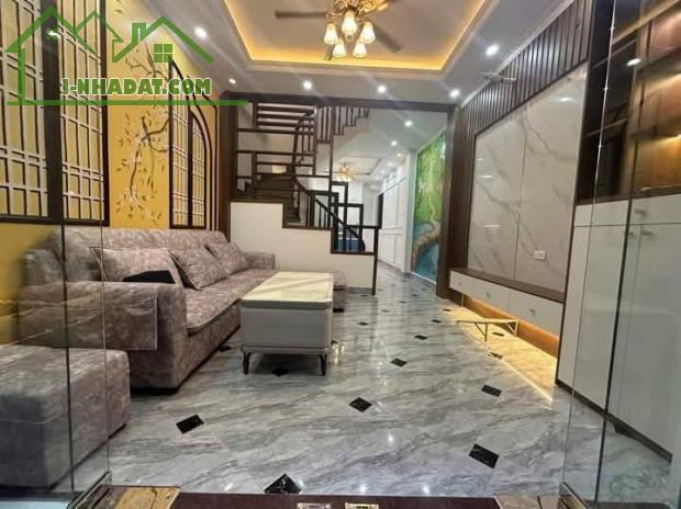 Bán Nhà Trường Chinh 38,5m2 5 Tầng 2 Thoáng Giá Chỉ Nhỉnh 7 Tỷ
