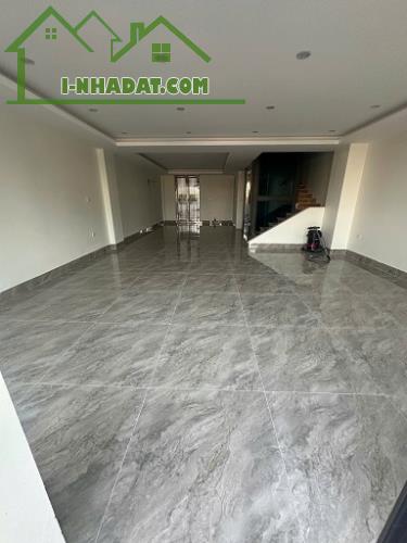 Chính chủ cho thuê nhà 5 tầng nguyên căn,ổn định, lâu dài - vị trí đắc địa nhất Trâu Quỳ.