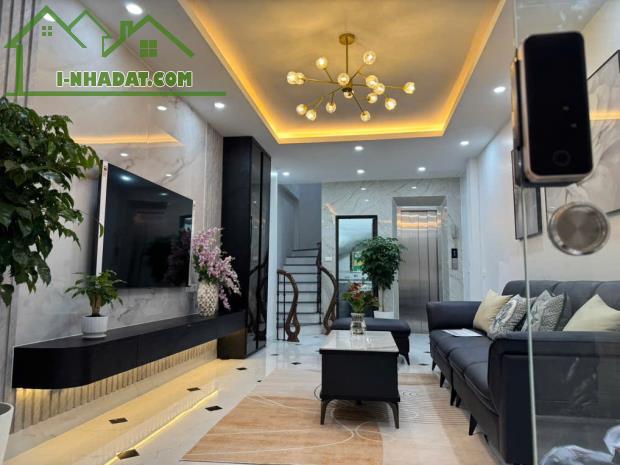 BÁN NHÀ VÕ CHÍ CÔNG CẦU GIẤY, ÔTÔ, DÂN XÂY CHẤT, 5T THANG MÁY, 40M2 GIÁ 11 TỶ 680
