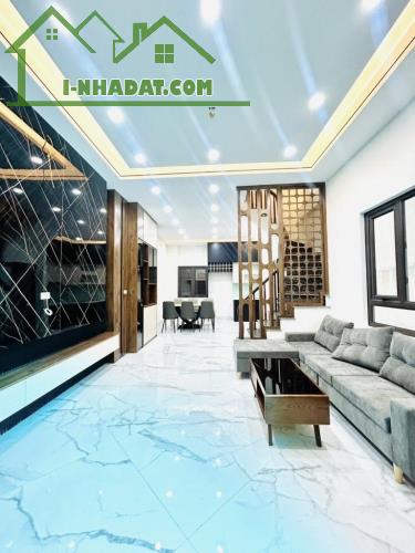 Biệt thự sân vườn- Trần Khát Chân- Nhà mới- Full nội thất- Sân cổng cực rộng- 15m ra Ô tô - 1