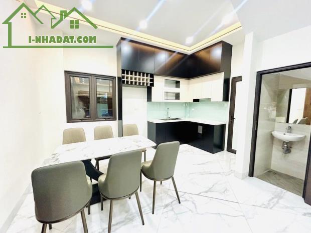 Biệt thự sân vườn- Trần Khát Chân- Nhà mới- Full nội thất- Sân cổng cực rộng- 15m ra Ô tô - 2