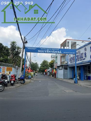 Bán nhà phố góc 2 mặt tiền Linh Xuân, Thủ Đức – Diện tích lớn, - 4