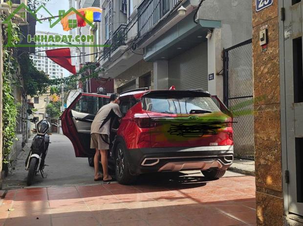 BÁN NHÀ PHỐ TRẦN BÌNH - 2 MẶT NGÕ - Ô TÔ VÀO NHÀ - 7 TẦNG THANG MÁY - GIÁ 14T LH: 09498598 - 2