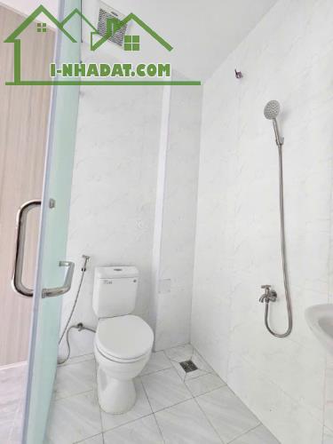 Nhà góc mới 3 tầng sát đường Nguyễn Duy P12Q8. Giá: 3.6 tỷ TL - 4