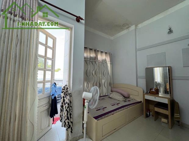 TT QUẬN 12 GIÁP GV,TB - NHÀ MỚI Ở NGAY - 33M2 (4x8) 2 TẦNG 2PN - HẺM XE HƠI SÁT NHÀ - 5