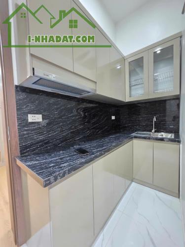 CẦN BÁN TẬP THỂ TẠI TRẦN CUNG -GẦN PHỐ - DTSD 70M2 - 2 PN -FULL NỘI THẤT Ở LUÔN- KHU - 1