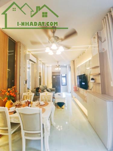 Nhà đẹp Lạc Long Quân P10 Tân Bình - 3 tầng 2 phòng ngủ - Giá chỉ 4.299 tỷ - 1