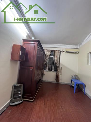Bán nhà đẹp lô góc ngõ 559 Lĩnh Nam, VF3 lùi tận cửa, giá 5 tỷ - 1