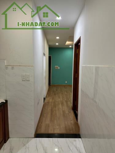 Chính chủ cần bán căn hộ 312 Lạc Long Quân, Quận 11, 70m2, 2PN, 2.835 tỷ, có sổ hồng. - 1