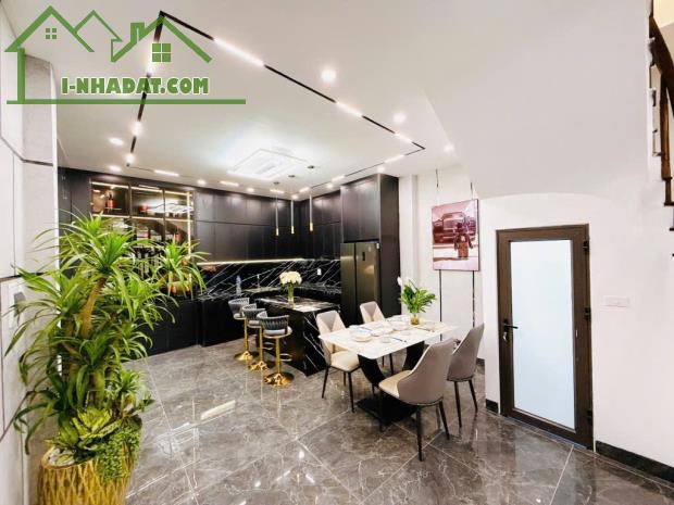 Bán nhà đẹp phố Đại La - 15m ra mặt phố - 54/58m2 x 4 tầng - mặt tiền 4.5m - LÔ GÓC - 2