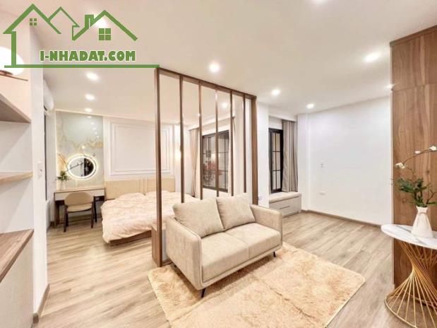 MỚI!!! NHÀ PHỐ TRẦN QUỐC HOÀN, ĐẸP Ở LUÔN, 5 TẦNG THANG MÁY KINH DOANH
