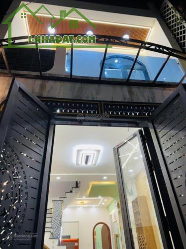 NGAY ĐẠI HỌC CÔNG THƯƠNG Q.TP NHÀ MỚI 2T 4x14M2-3PN-3WC -TẶNG NỘI THẤT - NHỈNH 5 tỷ. - 1