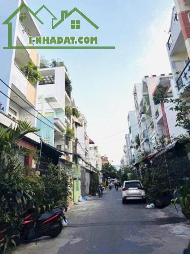 NGAY ĐẠI HỌC CÔNG THƯƠNG Q.TP NHÀ MỚI 2T 4x14M2-3PN-3WC -TẶNG NỘI THẤT - NHỈNH 5 tỷ. - 4
