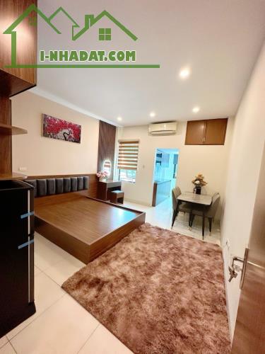 ĂN HỘ DỊCH VỤ ĐẸP - GẦN Ô TÔ - CHO THUÊ DÒNG TIỀN ỔN ĐỊNH - FULL NỘI THẤT - KHÔNG CÓ - 3