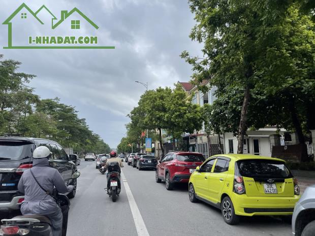 Bán siêu phẩm 147m2 mặt chính phố Ngô Gia Tự, hai mặt tiền trước sau, kinh doanh cực tốt. - 1