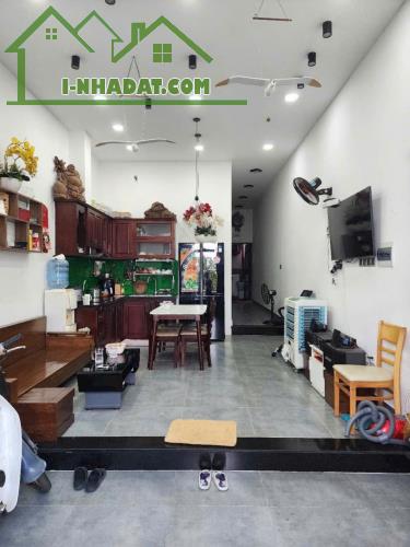Nhà mặt tiền cách đường Tô Ngọc Vân Quận 12 chỉ 50m, , Giá cực tốt  4.1 tỷ - 1