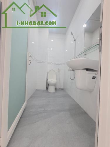 Nhà mặt tiền cách đường Tô Ngọc Vân Quận 12 chỉ 50m, , Giá cực tốt  4.1 tỷ - 2