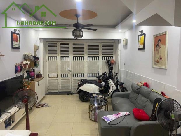 Rẻ hơn thị trường 5 Tỷ, Bề Ngang Siêu lớn 15m, MT NGAY TRƯƠNG ĐỊNH, Q3. 200m2. 52Tỷ - 1
