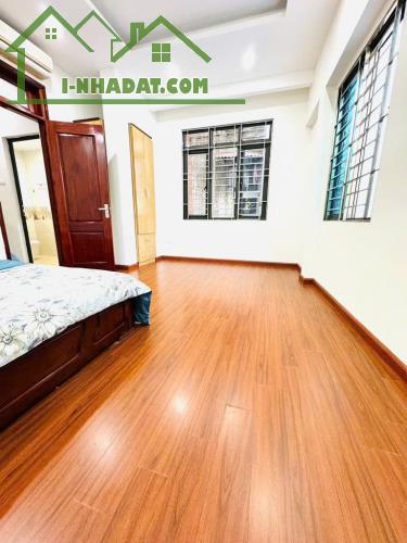 Bán nhà phố Minh Khai, Bạch Mai - 30m thẳng phố - 2 mặt ngõ, LÔ GÓC - 5 Tầng - Nhà mới - 3