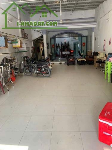 BÁN NHÀ MẶT TIỀN ĐƯỜNG NHỰA XE TẢI THÔNG