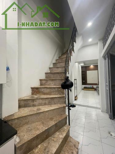 Cho thuê nhà nguyên căn ở nhóm sinh viên ngoan ngõ 295 Bạch Mai, 3 tầng 3 ngủ, 12 Triệu - 3