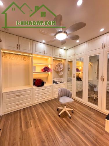 42m2 NHÀ 5 TẦNG - Ô TÔ VÀO NHÀ - CHỦ NHÀ TẶNG TOÀN BỘ NỘI THẤT LUXUARY TRỊ GIÁ GẦN 700 TRI - 2