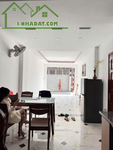 42m2 NHÀ 5 TẦNG - Ô TÔ VÀO NHÀ - CHỦ NHÀ TẶNG TOÀN BỘ NỘI THẤT LUXUARY TRỊ GIÁ GẦN 700 TRI - 3