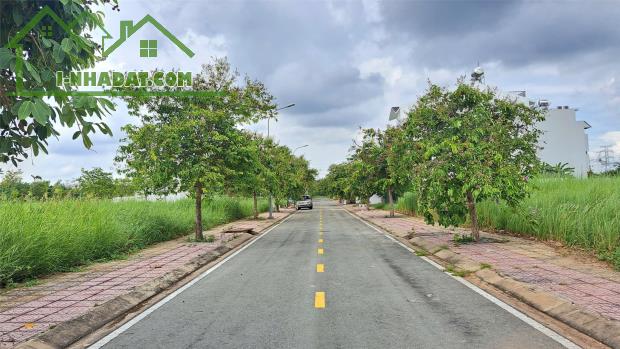 Lô góc KDC Bộ Công An, Phạm Hữu Lầu, 81 triệu/m, cạnh sông