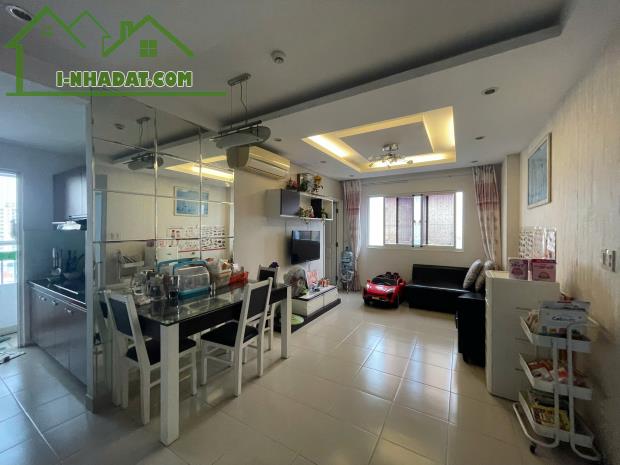 Cần bán căn hộ Lotus Garden 86m2 tầng 19, 3 phòng ngủ, view quận 1, giá bán 3.8 tỷ
