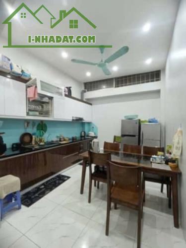 BÁN NHÀ PHỐ HÀO NAM, DT 46M2 X 5 TẦNG, Ô TÔ QUA NHÀ - NGÕ THÔNG - KD - 2 MẶT THOÁNG, GIÁ 1 - 2
