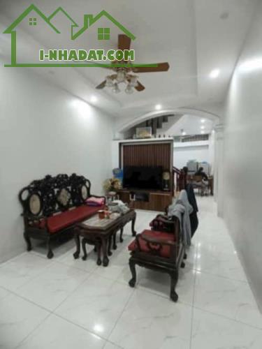 BÁN NHÀ PHỐ HÀO NAM, DT 46M2 X 5 TẦNG, Ô TÔ QUA NHÀ - NGÕ THÔNG - KD - 2 MẶT THOÁNG, GIÁ 1 - 4
