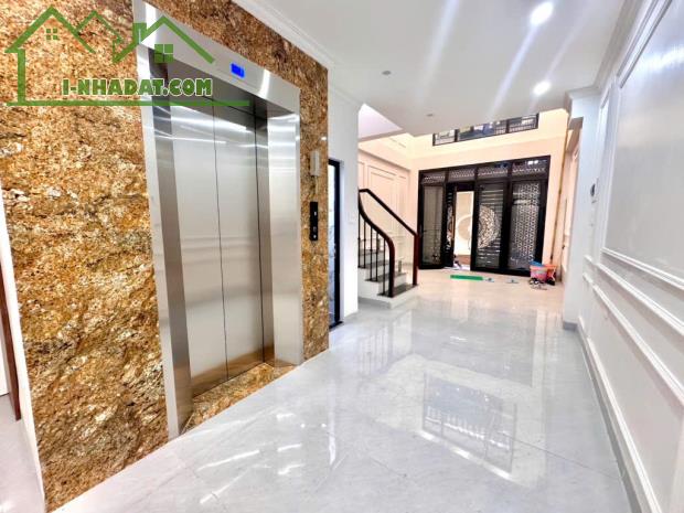 BÁ.N NHÀ ĐỊNH CÔNG THANG MÁY 6 TẦNG  OTO ĐỖ CỬA- NHÀ MỚI Ở NGAY - 1
