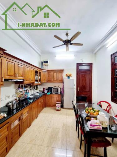 Bán nhà 80m2 4 tầng, Hoàng Quốc Việt, Cầu Giấy, ngõ ôtô, ở yên tĩnh, 19.6 tỷ