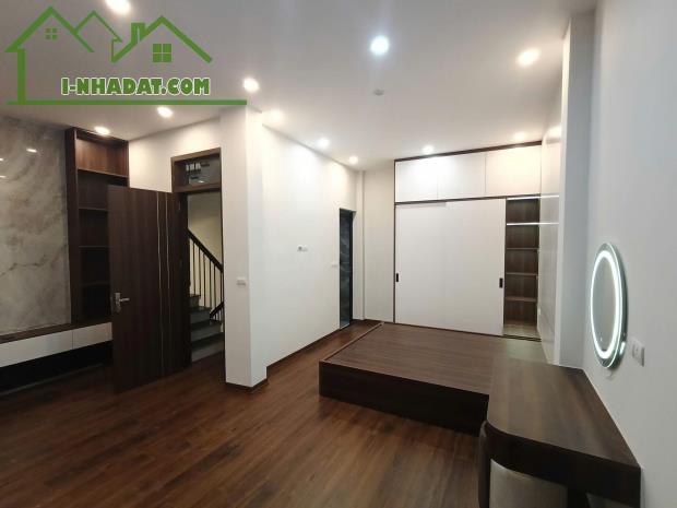 Hạ 1 tỷ nhà 50m ra phố Lạc Long Quân Cầu Giấy ngõ to thông 5T 48m2 MT 5.2m đủ nội thất - 4