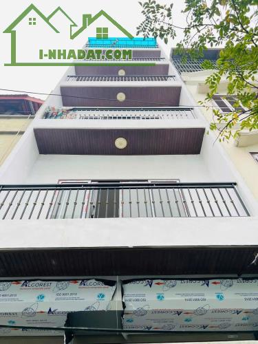 Mặt phố trung tâm quận Hai Bà Trưng DT 80m2x7T thang máy, vỉa hè rộng mặt tiền quyền lực