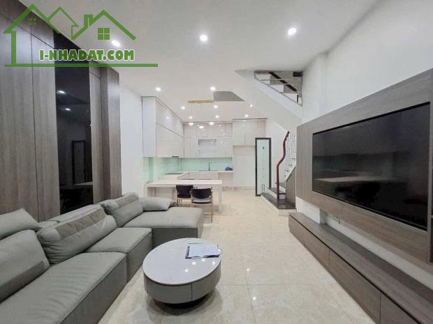 🏡 B.Á.N N.H.À MỚI - TRUNG TÂM CẦU GIẤY - NGÕ THÔNG - Ô TÔ GẦN - CHỈ 7.65 TỶ