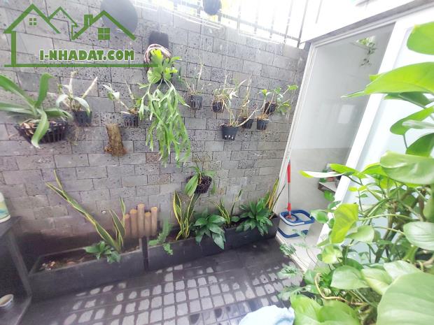 Nhà Đẹp - Hẻm xe hơi 6m - Kế Lê Văn Việt - Sổ nở hậu tài lộc - Hoàn công đủ - Chỉ 5 tỷ - 3