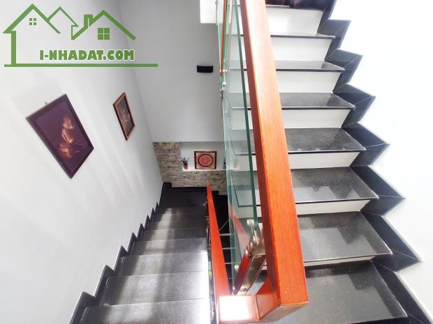 Nhà Đẹp - Hẻm xe hơi 6m - Kế Lê Văn Việt - Sổ nở hậu tài lộc - Hoàn công đủ - Chỉ 5 tỷ - 4