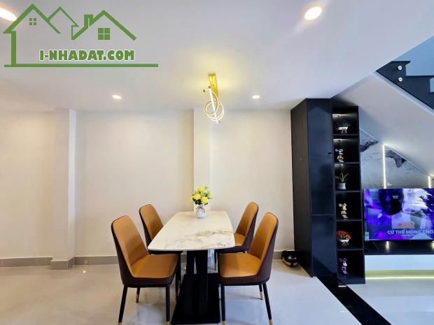 Nhà cấp 4 lửng đúc . Mặt tiền đường Lâm Nhĩ . Diện tích : 70m , ngang 5m . Giá : 4tỷ530 TL - 2