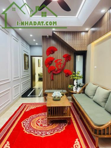 BÁN NHÀ PHỐ TRẠM 44M2 - NHỈNH 6TỶ, NGÕ NÔNG -Ô TÔ- GẦN PHỐ - 3