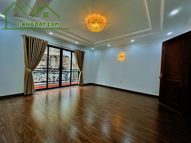 BÁN NHÀ PHỐ TRẠM 44M2 - NHỈNH 6TỶ, NGÕ NÔNG -Ô TÔ- GẦN PHỐ - 1