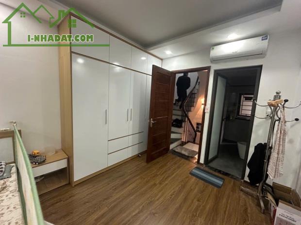 7,65 tỷ cách một nhà ra phố Kim Giang 4p ngủ 5 tầng/ Q Thanh Xuân - 2