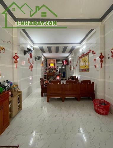 BÁN NHÀ 3 TẦNG HUỲNH TẤN PHÁT – GẦN PHÚ MỸ HƯNG – XE HƠI ĐỖ CỬA – CHỈ 8 TỶ - 2