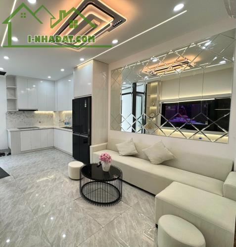 Cần bán nhà Định Công Hạ ô tô đỗ cổng, thang máy,  quận Hoàng Mai