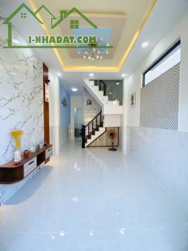 Bán gấp nhà đẹp ở ngay Mễ Cốc, 2 mặt tiền hẻm siêu đẹp, XH đỗ cửa, 40m2, SHR, chỉ 4,58 tỷ.